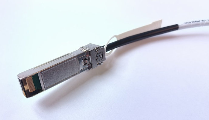 Dell Networking Cable SFP28 to SFP28 25GbE Passive Copper Twinax Direct Attach 5M/ optický síťový kabel/ originál